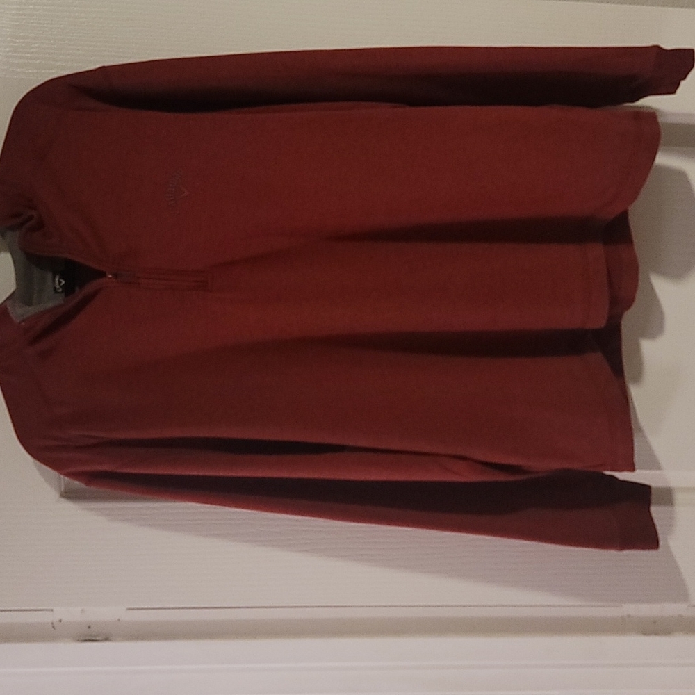 Man's Callaway large burgundy pullover with pockets